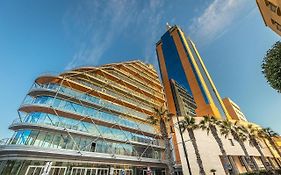 Splendid 2Br Apartment, Steps To St Georges Bay
