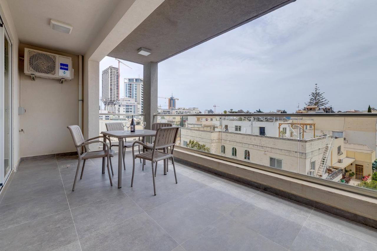 Splendid 2Br Apartment, Steps To St Georges Bay Saint Julian's Exterior photo