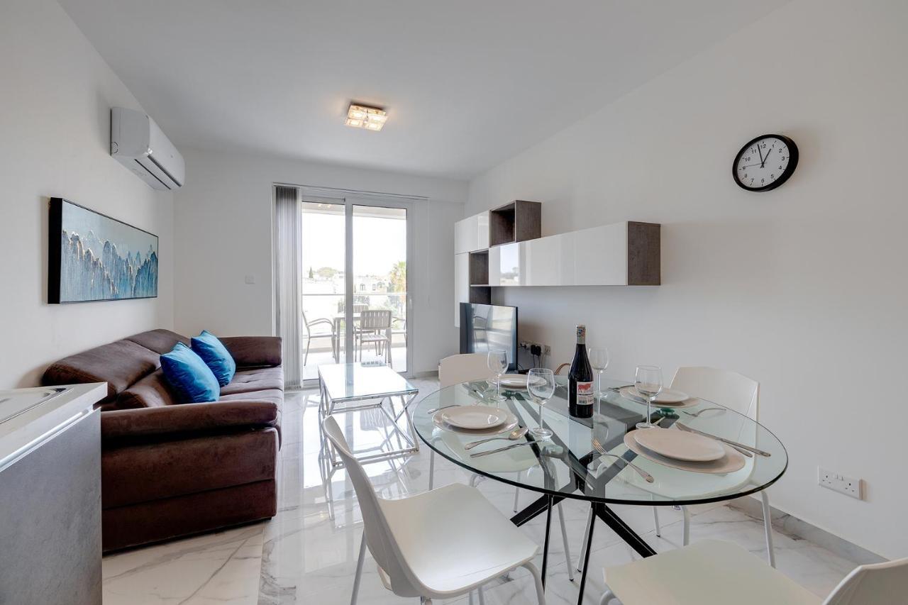Splendid 2Br Apartment, Steps To St Georges Bay Saint Julian's Exterior photo
